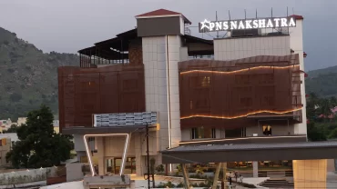 What facilities do 3-star hotels in Vellore offer?