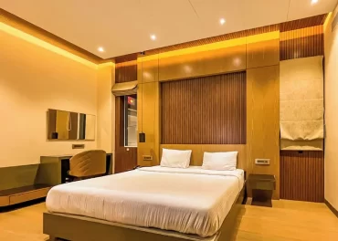 What should I consider before booking a 3-star hotel room in Vellore?