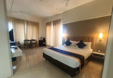 Why Should You Book Luxury Rooms in Vellore Instead of a Hotel?